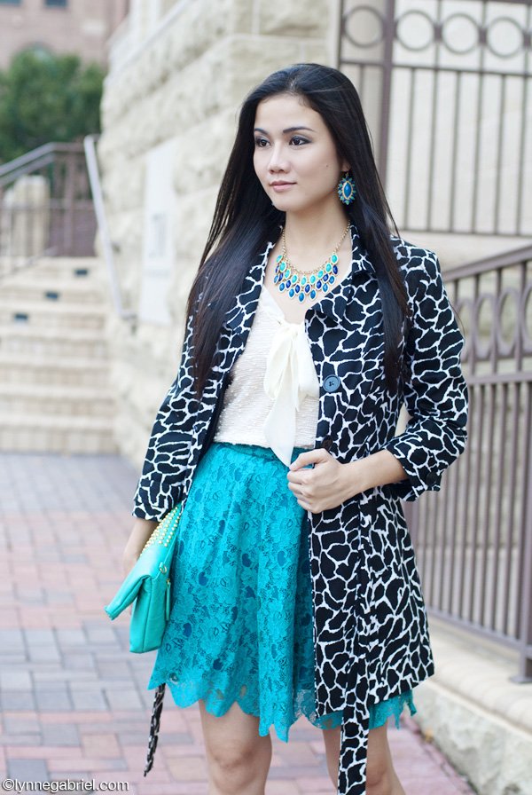 Houston Style Blogger Wears Forever21 Coat